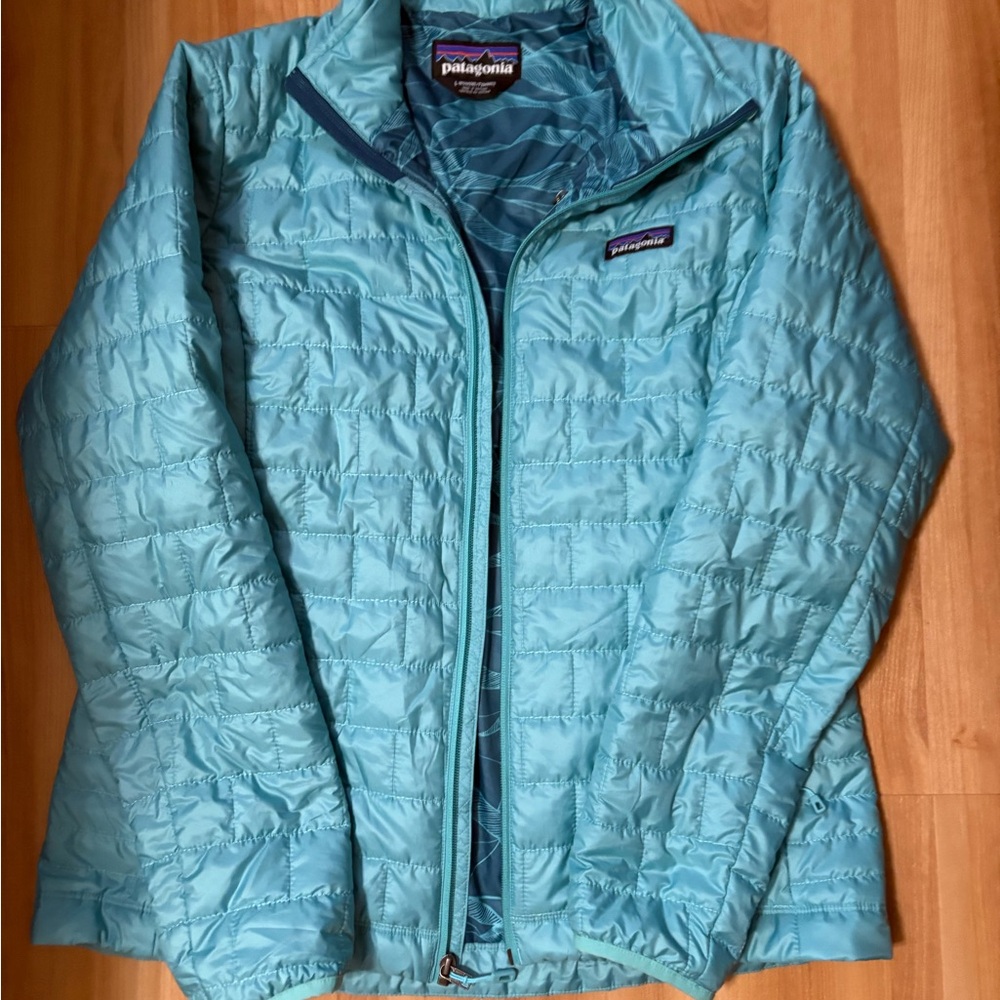 ❤️SOLD ❤️Patagonia Women's Light Blue Puffer Jacket